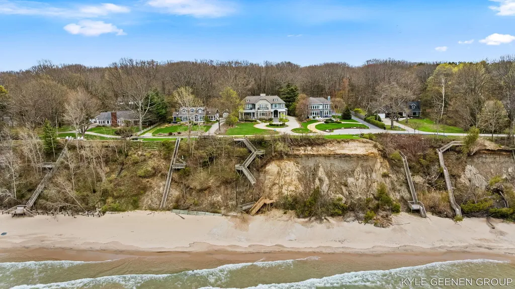 2817 Lakeshore Drive Saugatuck Township MI 49408