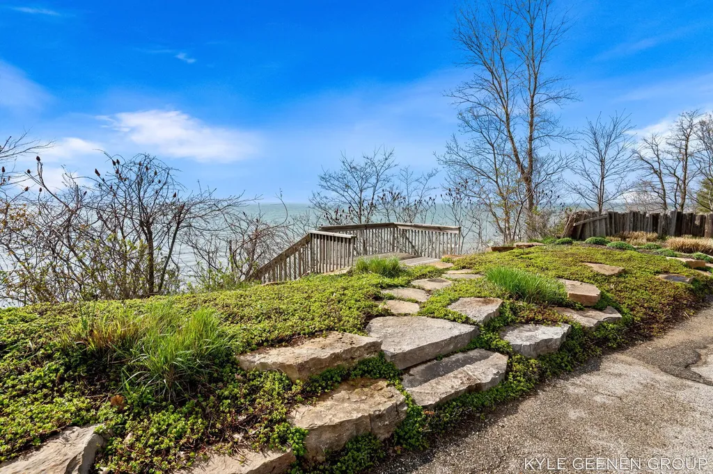 2817 Lakeshore Drive Saugatuck Township MI 49408