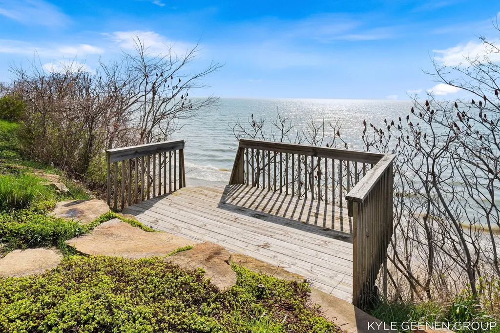 2817 Lakeshore Drive Saugatuck Township MI 49408