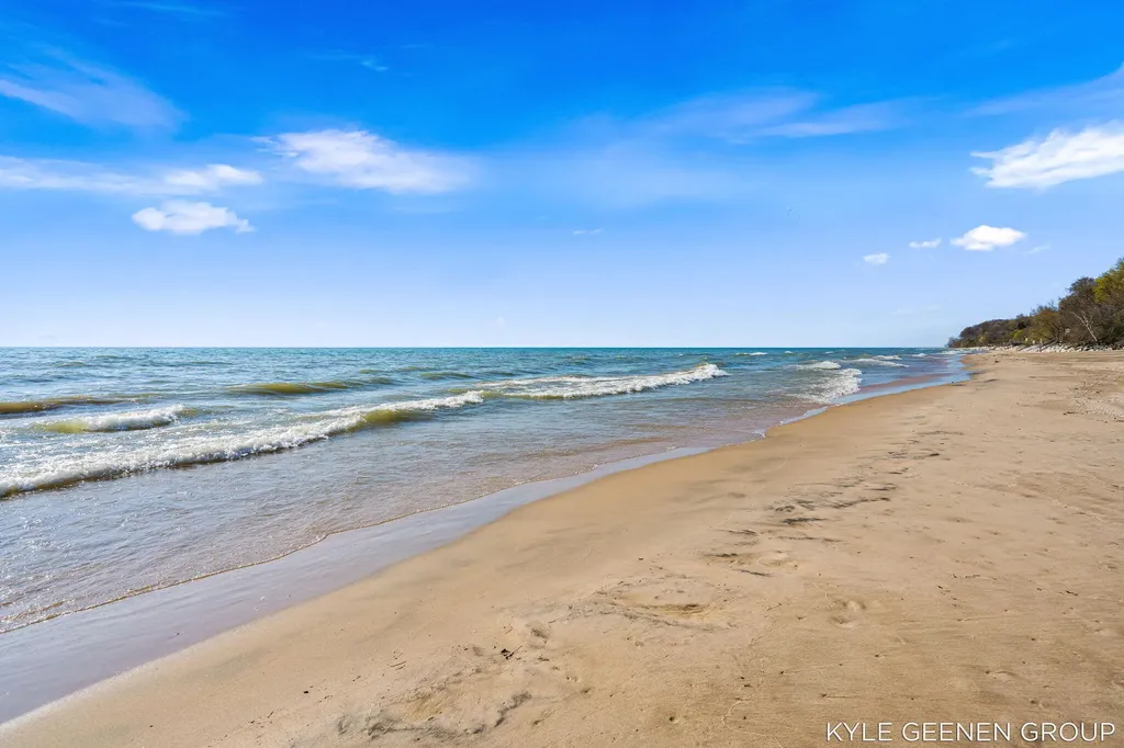 2817 Lakeshore Drive Saugatuck Township MI 49408