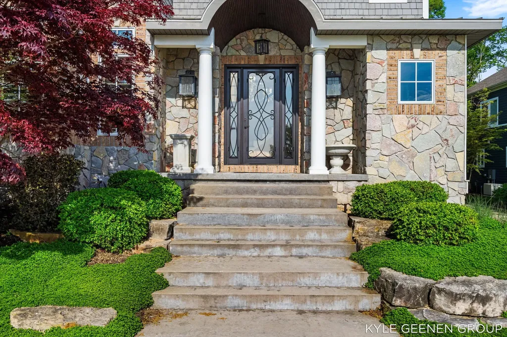 2817 Lakeshore Drive Saugatuck Township MI 49408