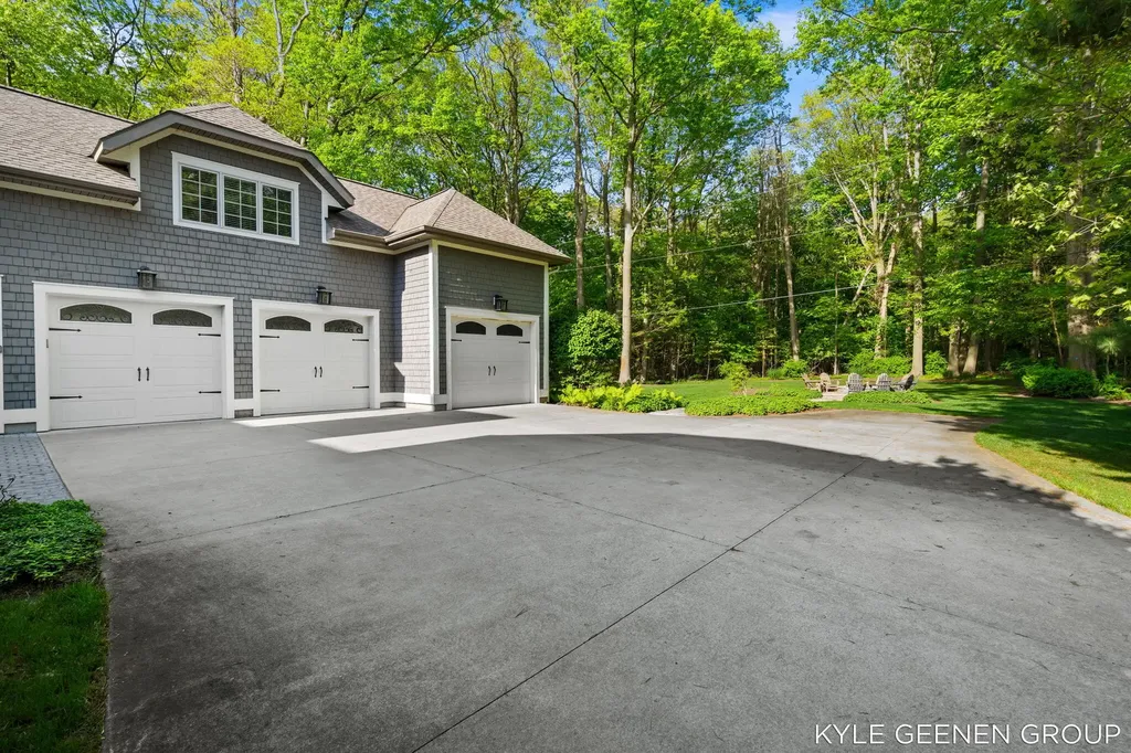 2817 Lakeshore Drive Saugatuck Township MI 49408