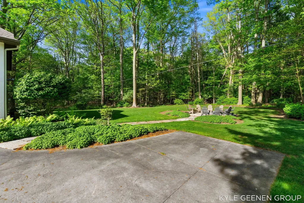 2817 Lakeshore Drive Saugatuck Township MI 49408