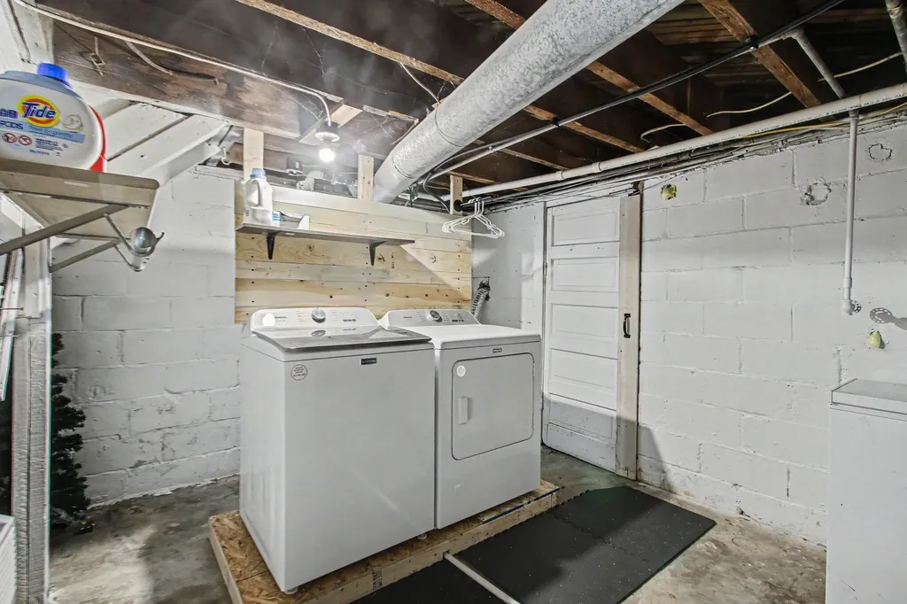 1222 W 32nd Street Holland City MI 49423