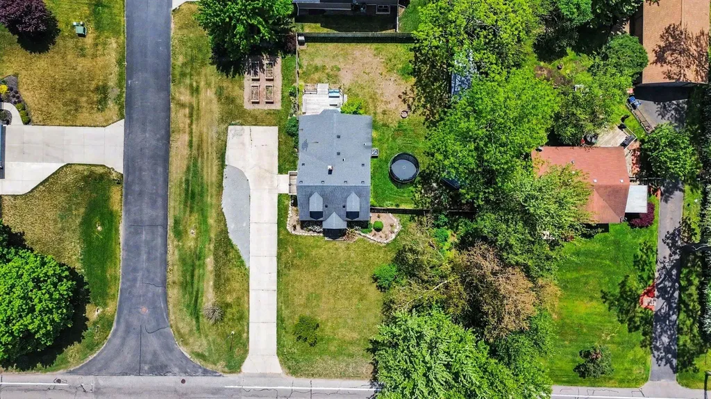 1222 W 32nd Street Holland City MI 49423