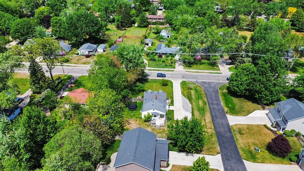 1222 W 32nd Street Holland City MI 49423