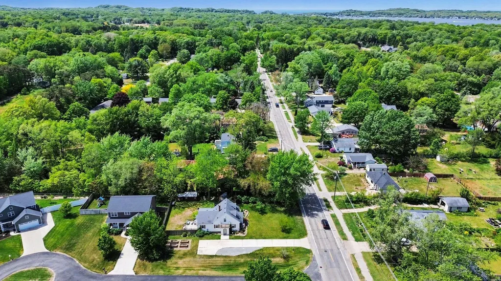 1222 W 32nd Street Holland City MI 49423