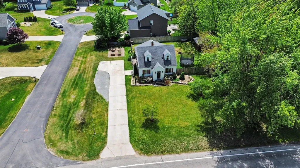 1222 W 32nd Street Holland City MI 49423
