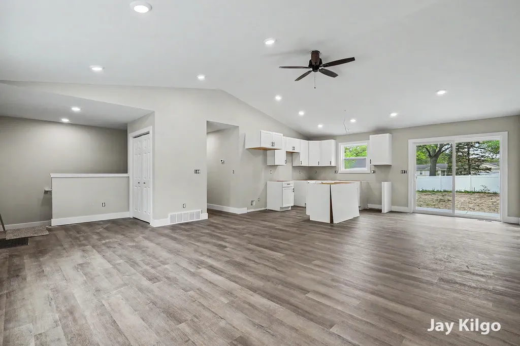 1284 James Avenue Muskegon Charter Township MI 49442