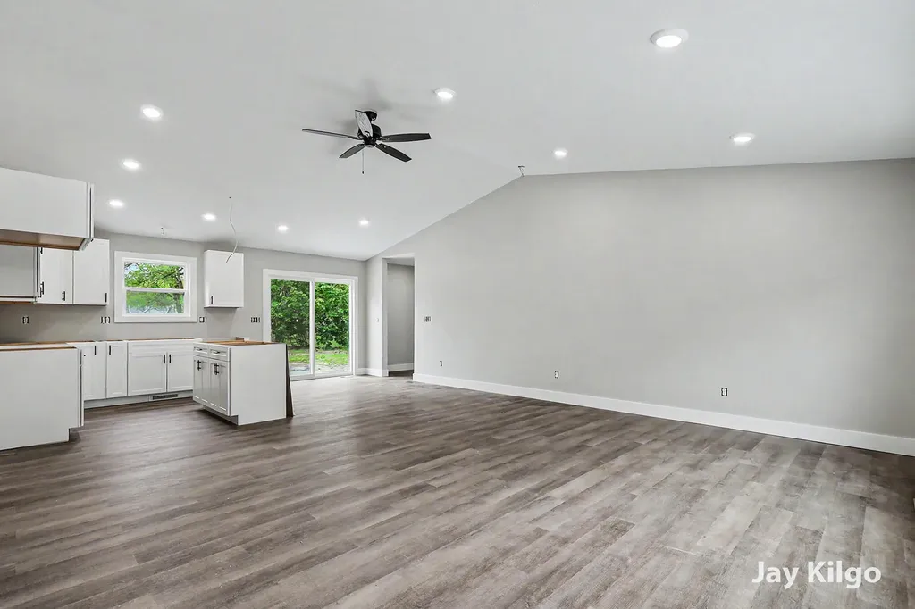 1284 James Avenue Muskegon Charter Township MI 49442
