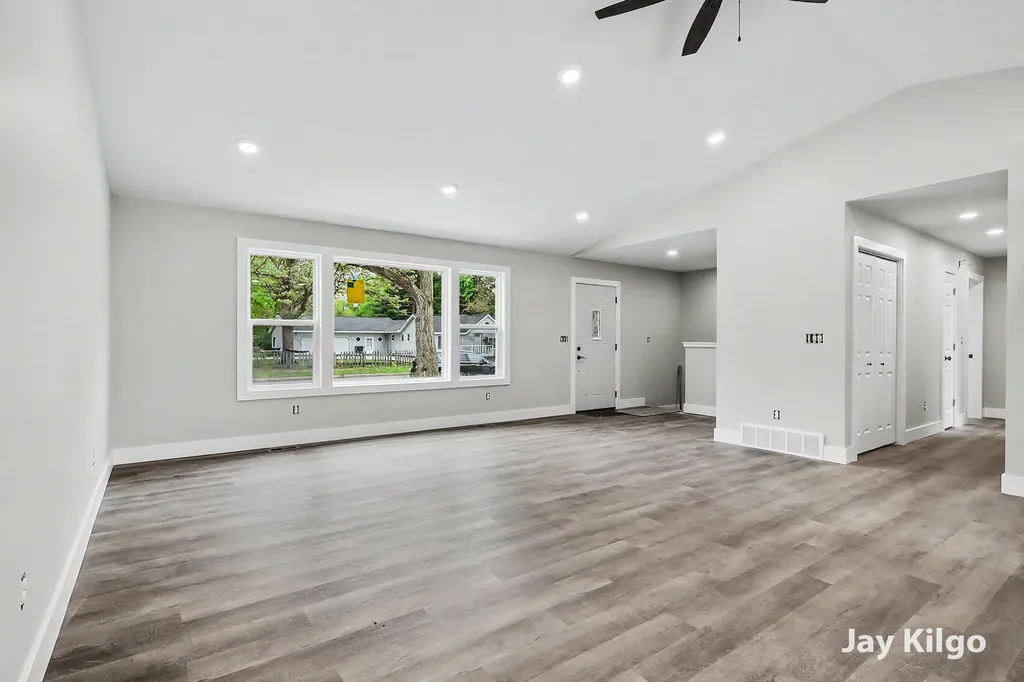 1284 James Avenue Muskegon Charter Township MI 49442