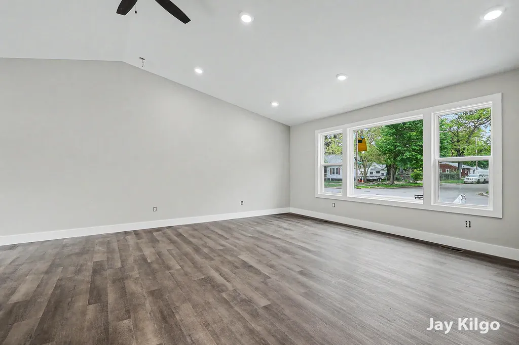 1284 James Avenue Muskegon Charter Township MI 49442