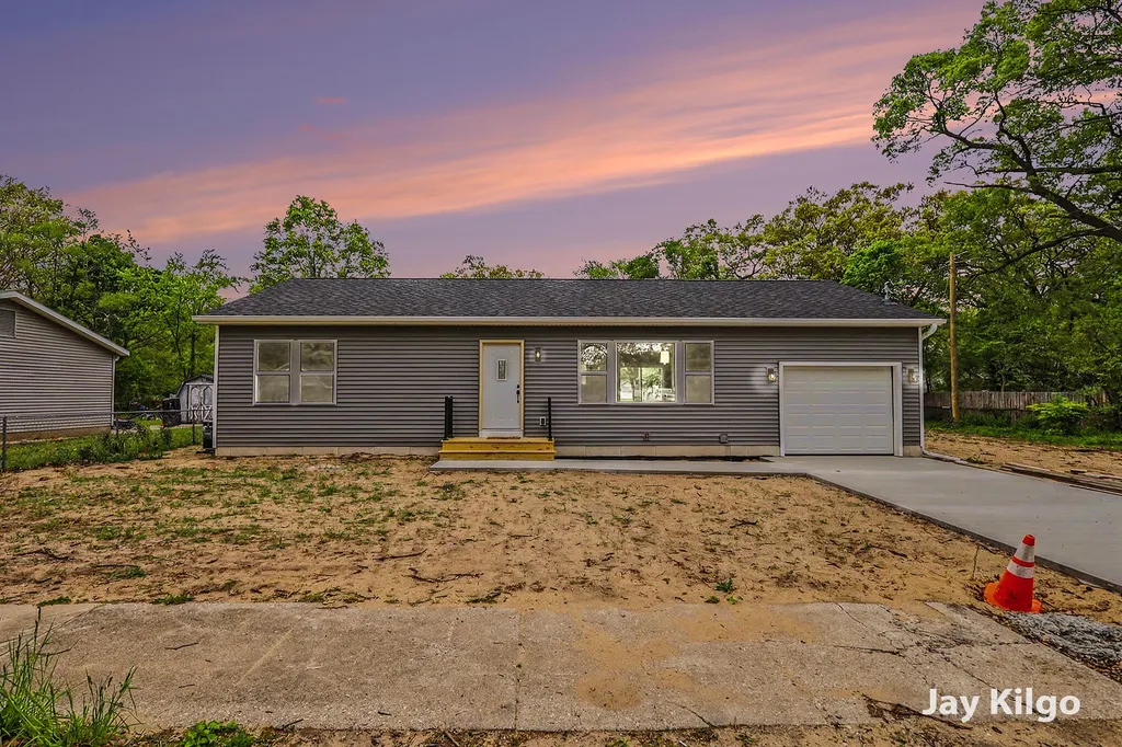 1284 James Avenue Muskegon Charter Township MI 49442