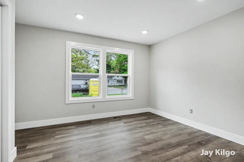 1284 James Avenue Muskegon Charter Township MI 49442