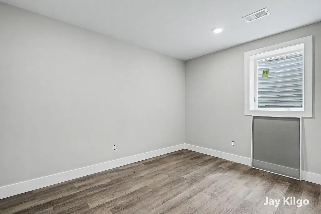 1284 James Avenue Muskegon Charter Township MI 49442