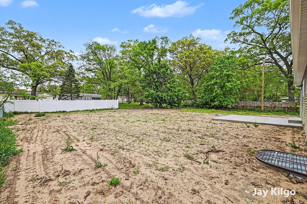 1284 James Avenue Muskegon Charter Township MI 49442