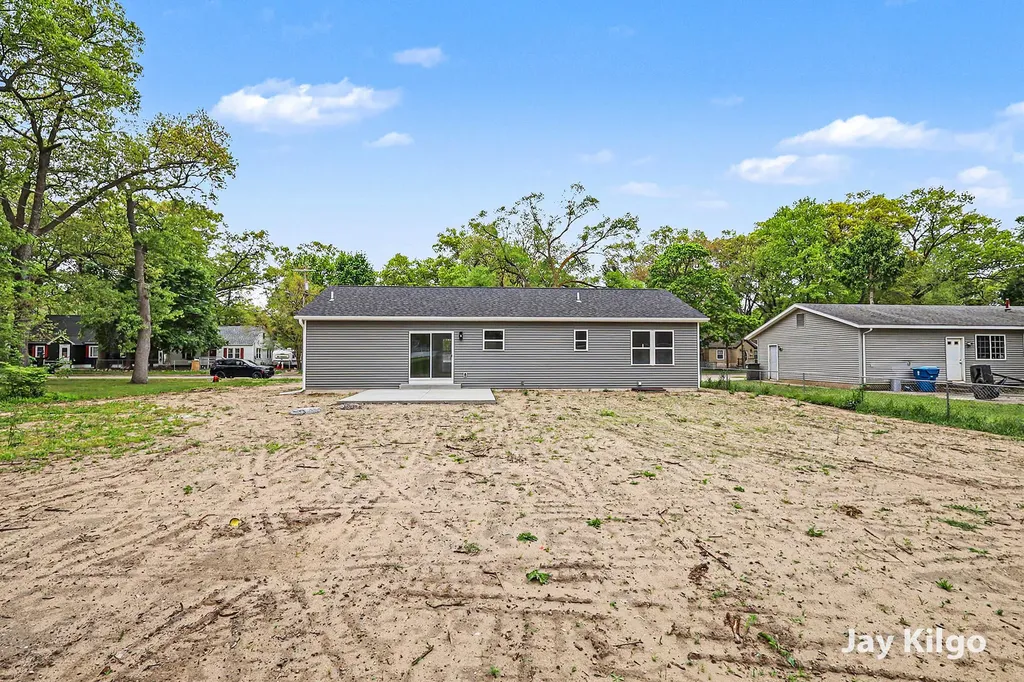 1284 James Avenue Muskegon Charter Township MI 49442
