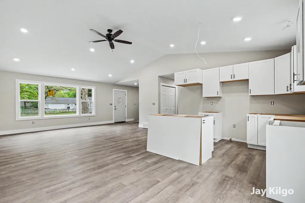 1284 James Avenue Muskegon Charter Township MI 49442