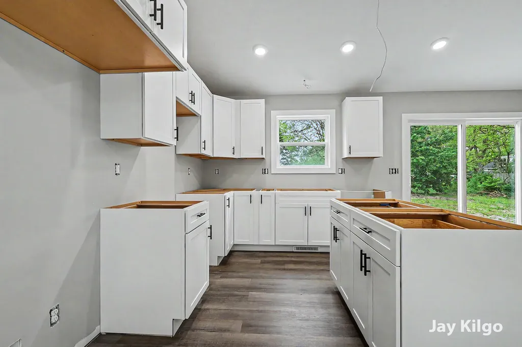 1284 James Avenue Muskegon Charter Township MI 49442