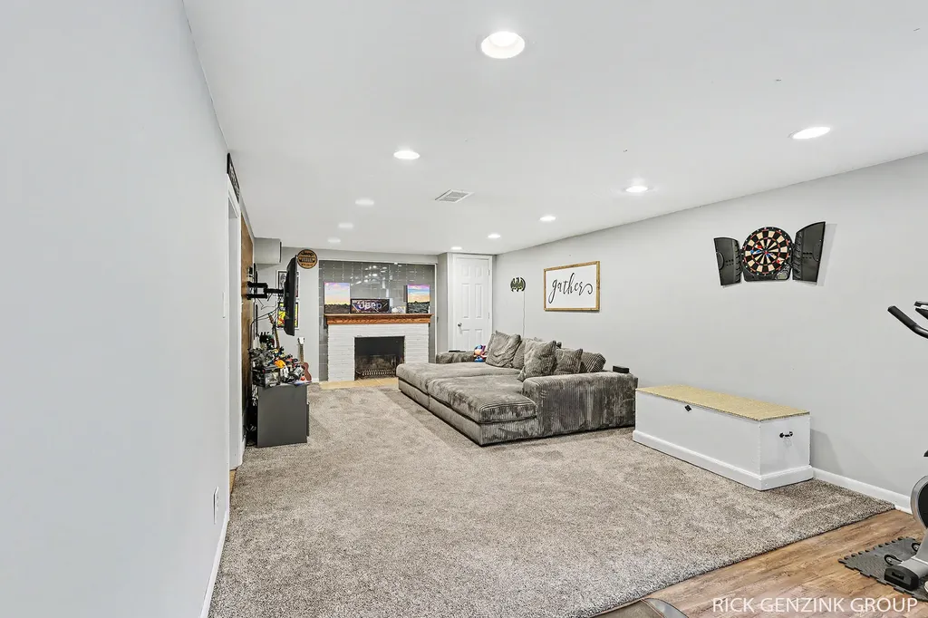 3421 Senora Avenue SE Grand Rapids City MI 49508