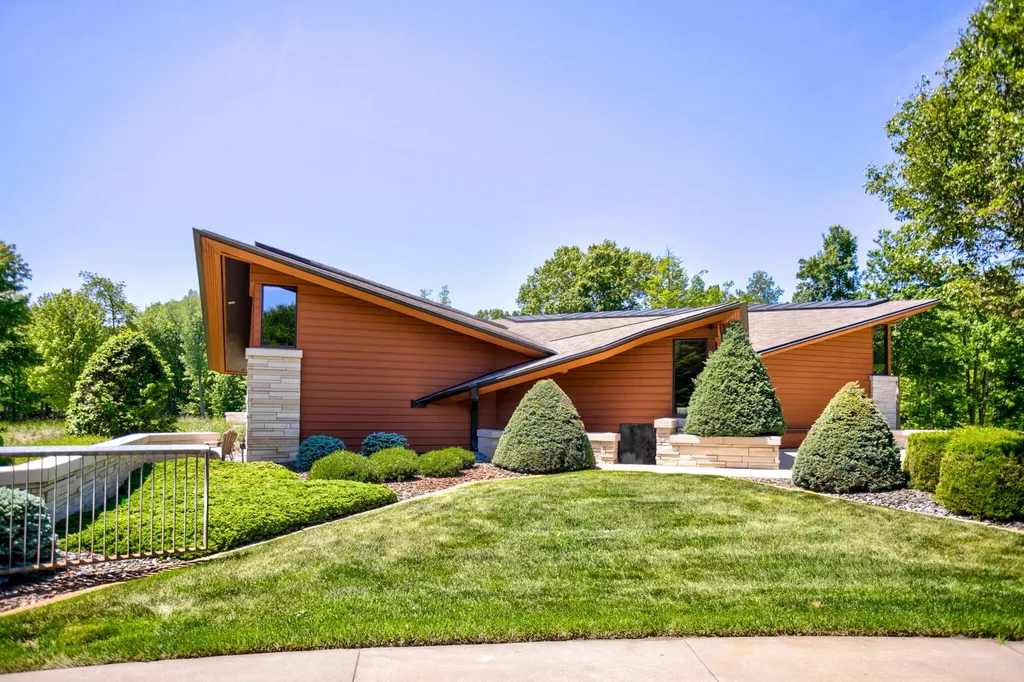 6479 144th Avenue Laketown Township MI 49423