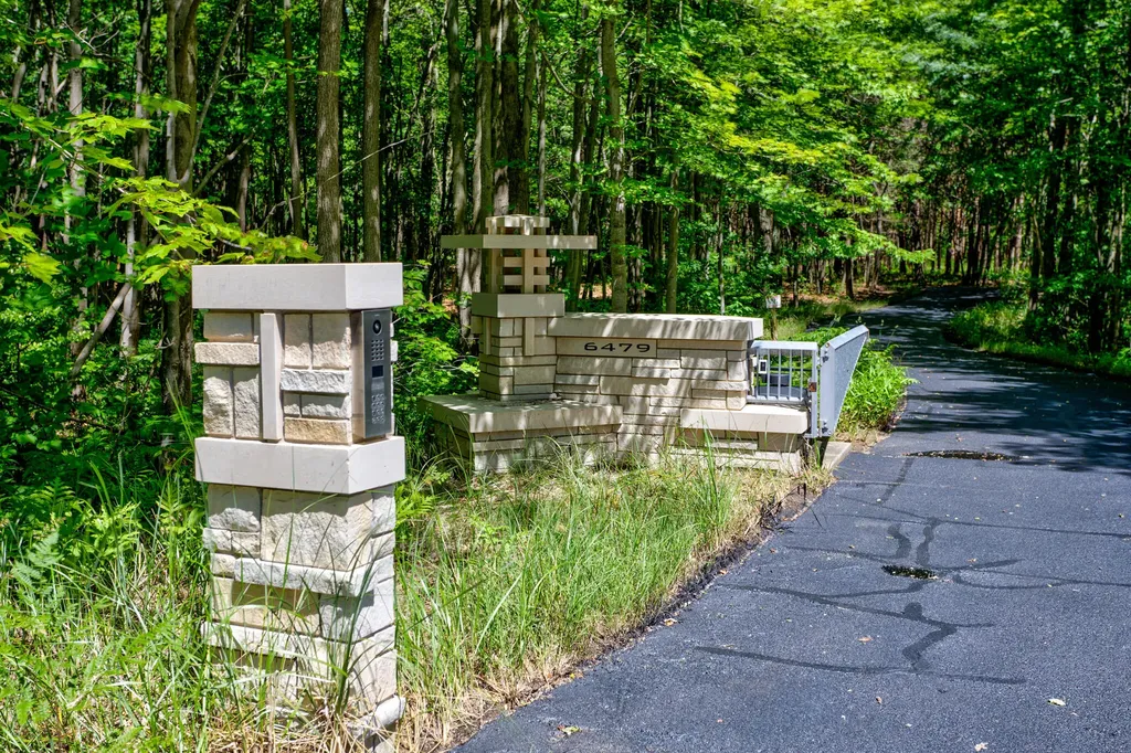6479 144th Avenue Laketown Township MI 49423