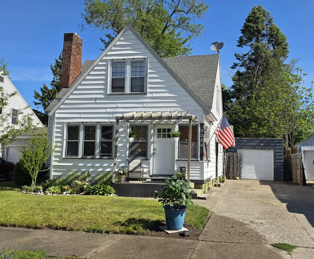 2224 Morton Avenue Muskegon City MI 49441