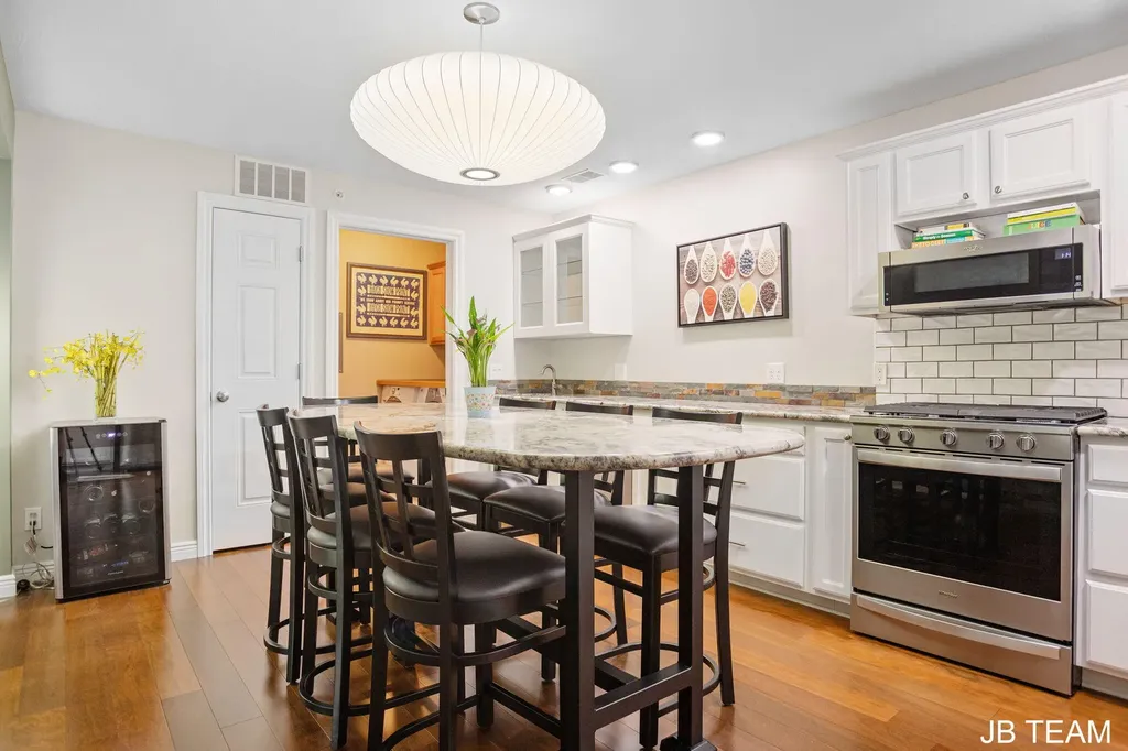 3042 W Crystal Waters Drive Holland Charter Township MI 49424