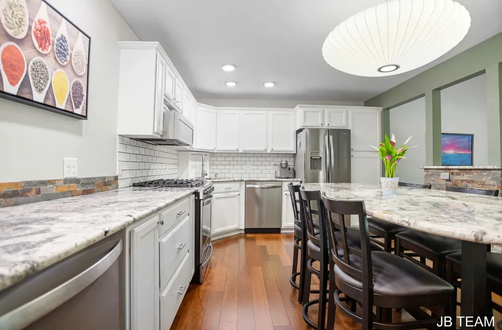 3042 W Crystal Waters Drive Holland Charter Township MI 49424