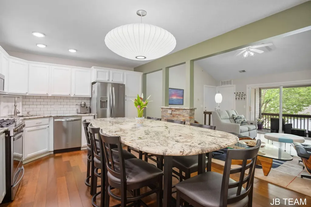 3042 W Crystal Waters Drive Holland Charter Township MI 49424