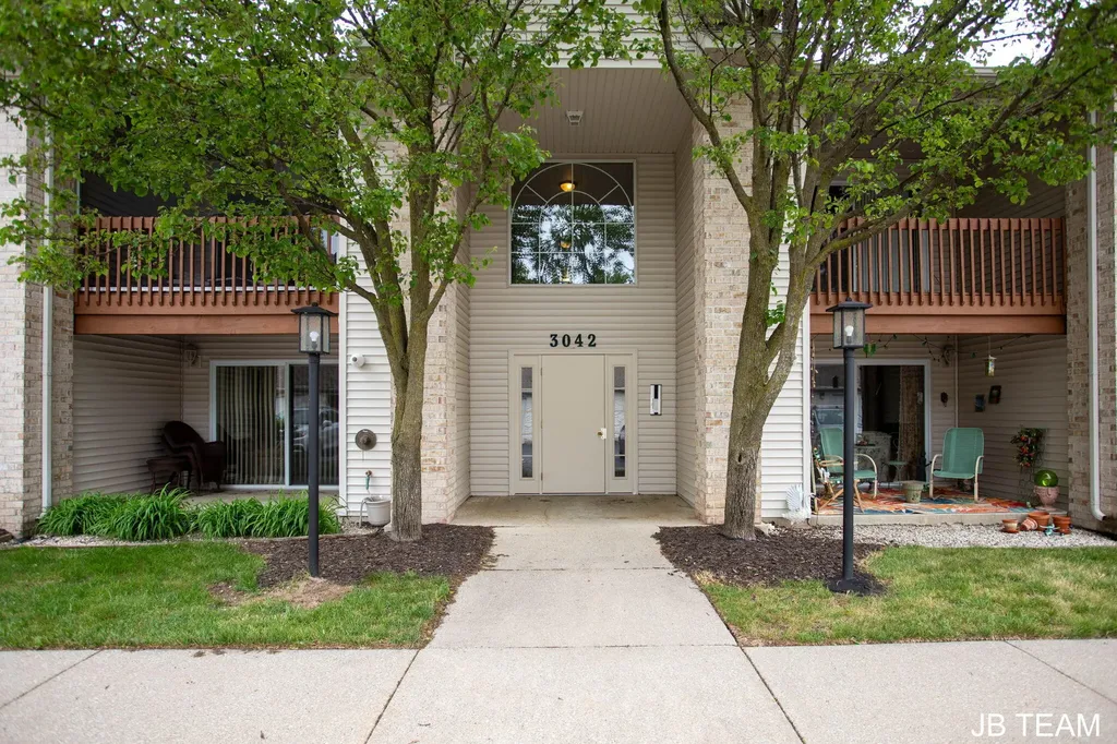 3042 W Crystal Waters Drive Holland Charter Township MI 49424