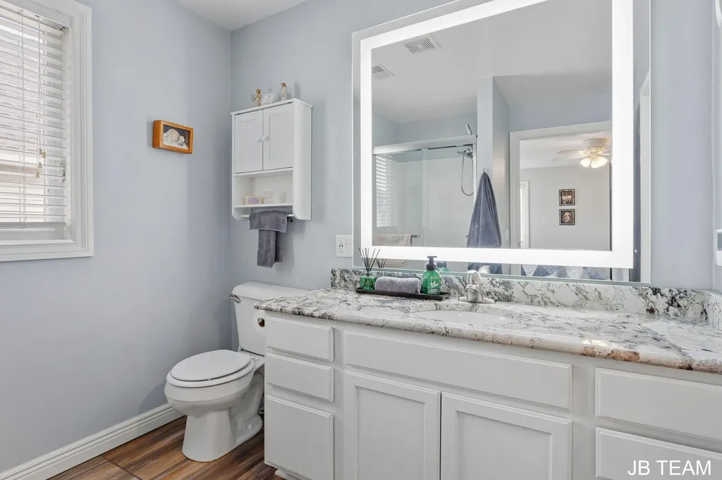 3042 W Crystal Waters Drive Holland Charter Township MI 49424