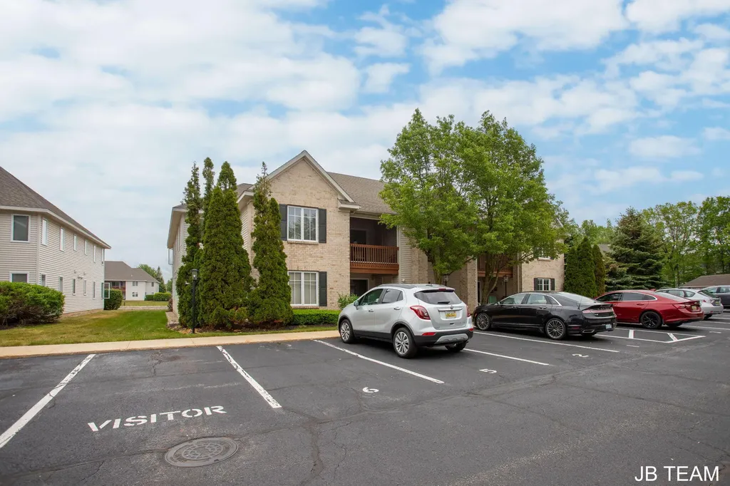 3042 W Crystal Waters Drive Holland Charter Township MI 49424