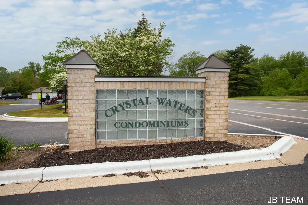 3042 W Crystal Waters Drive Holland Charter Township MI 49424