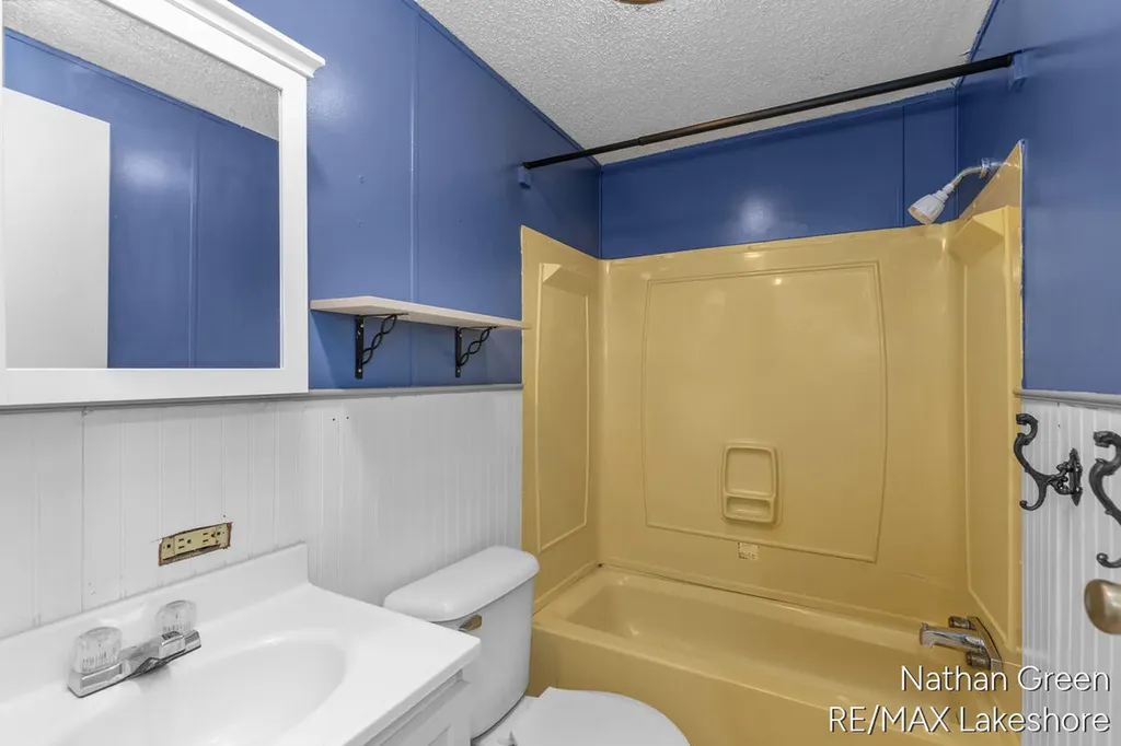 957 Maple Street Lee Township MI 49450