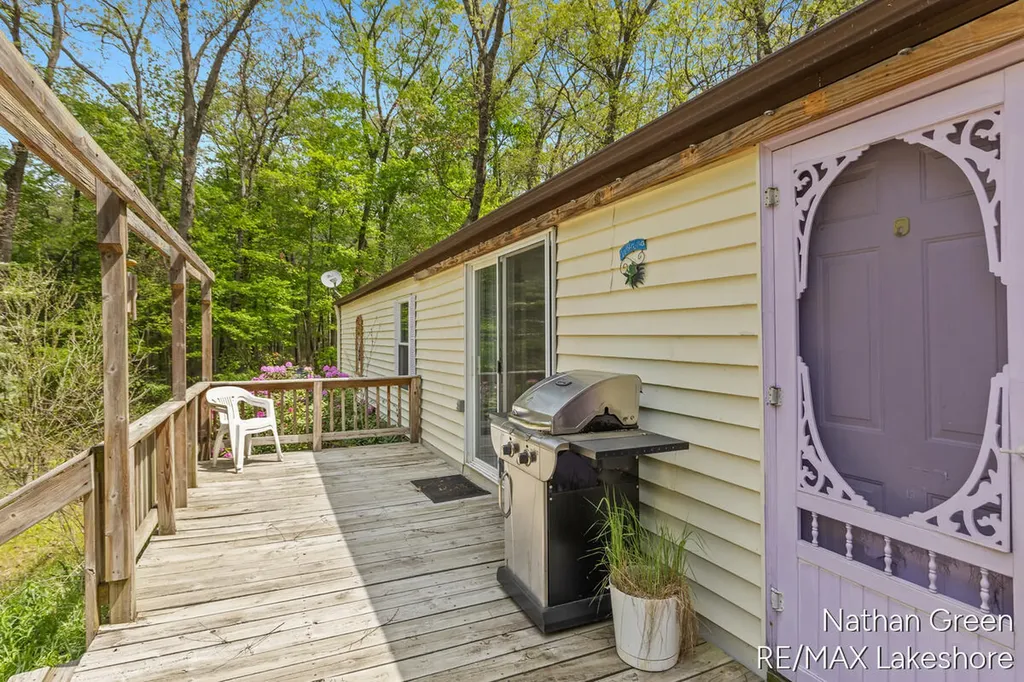957 Maple Street Lee Township MI 49450