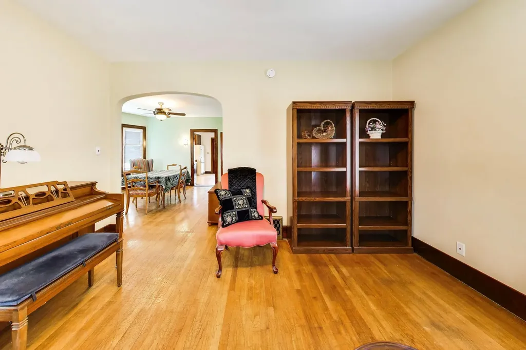 40 W 18th Street Holland City MI 49423
