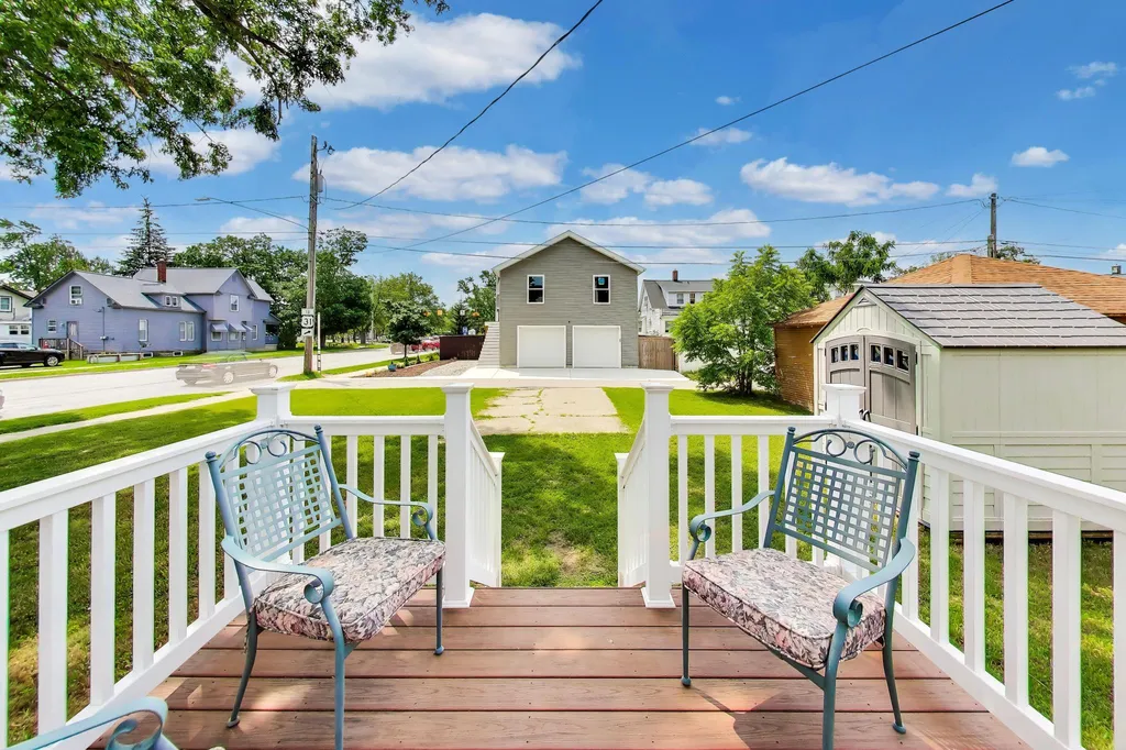 40 W 18th Street Holland City MI 49423