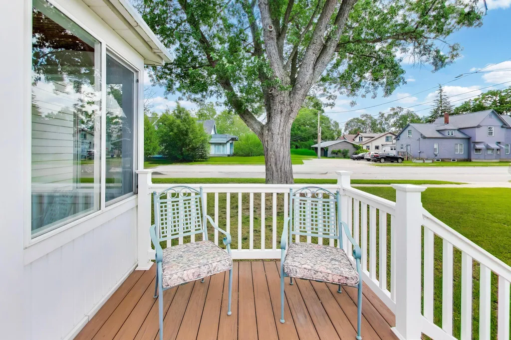 40 W 18th Street Holland City MI 49423