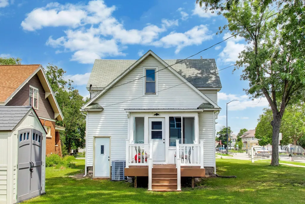 40 W 18th Street Holland City MI 49423