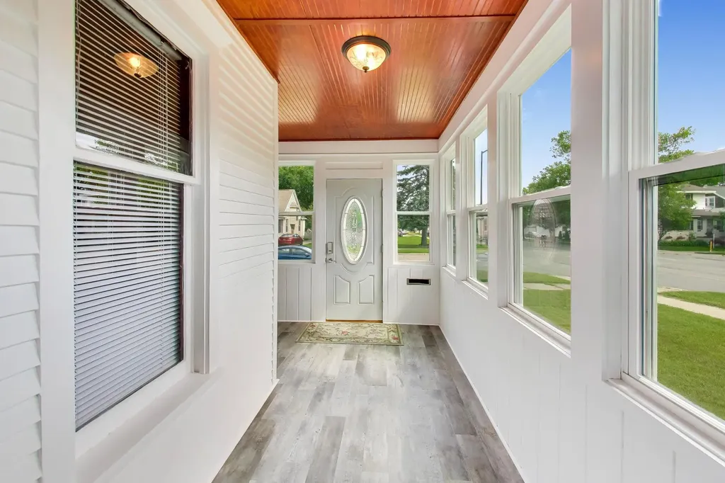 40 W 18th Street Holland City MI 49423