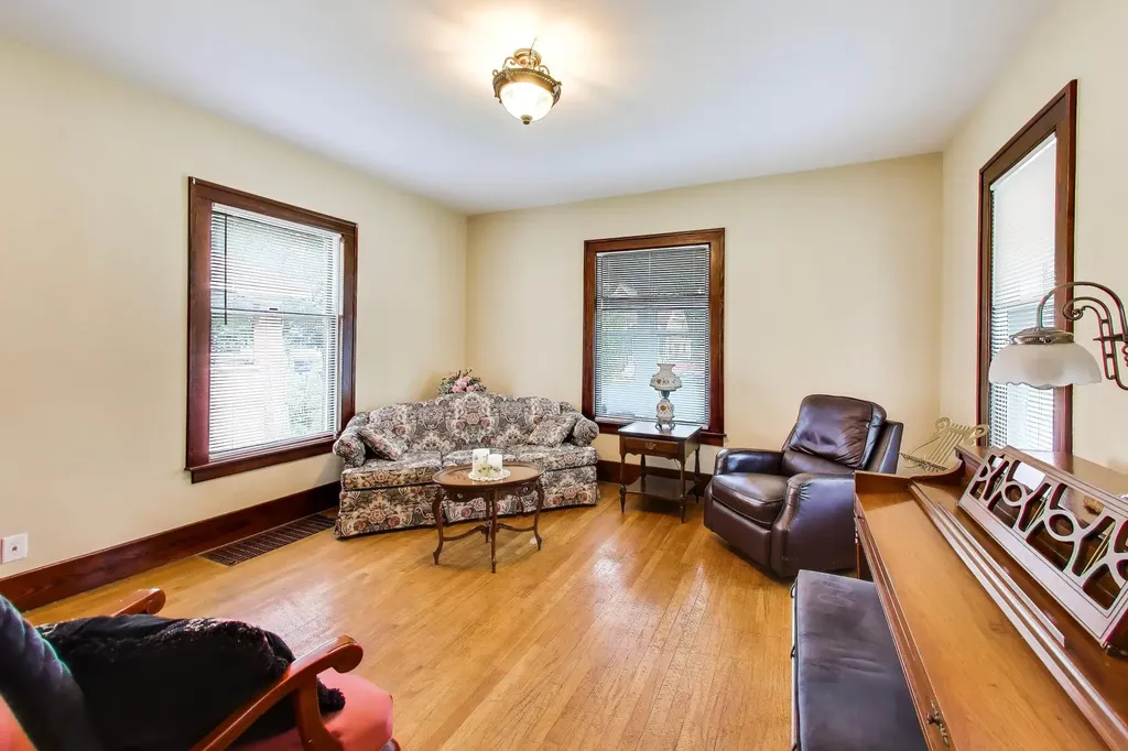 40 W 18th Street Holland City MI 49423