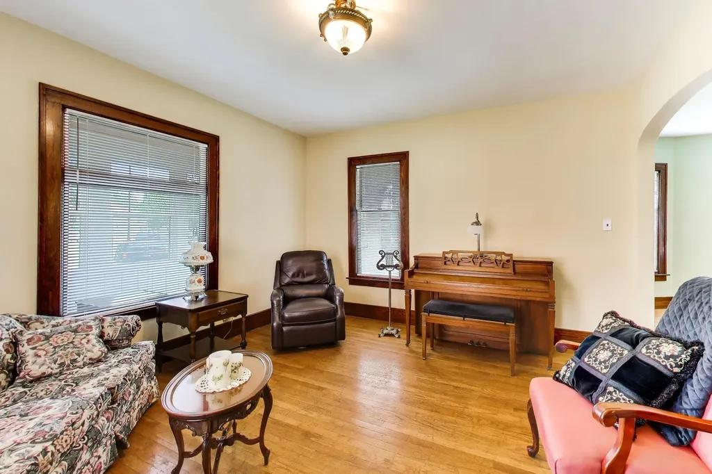 40 W 18th Street Holland City MI 49423