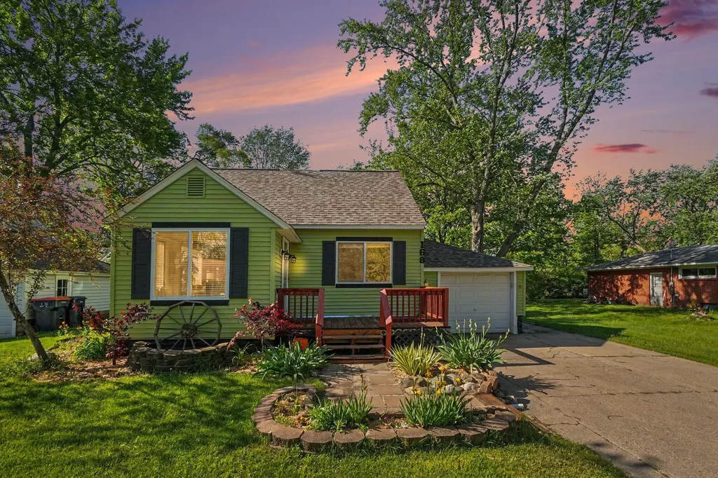 168 E 37th Street Holland City MI 49423