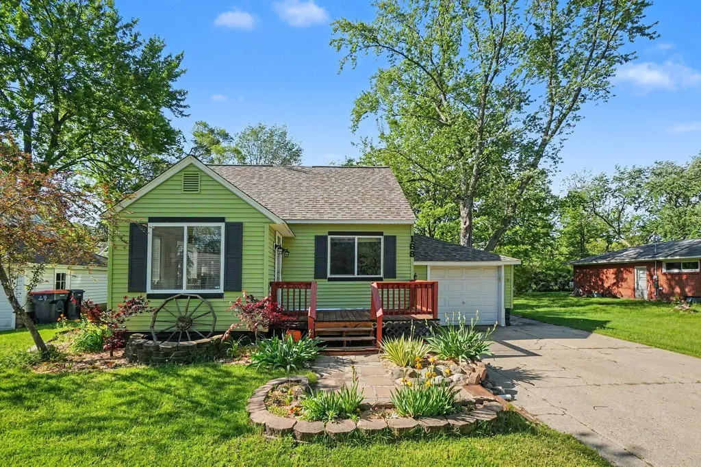 168 E 37th Street Holland City MI 49423