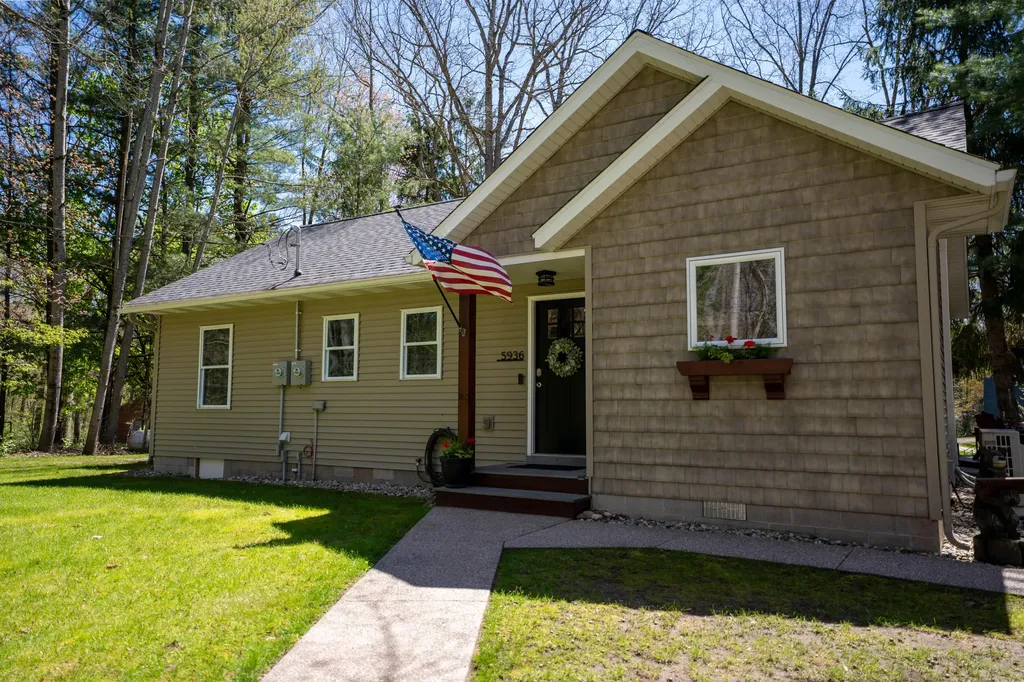 5936 S Rapids Road Logan Township MI 49402