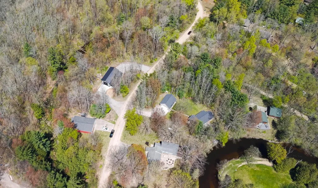 5936 S Rapids Road Logan Township MI 49402