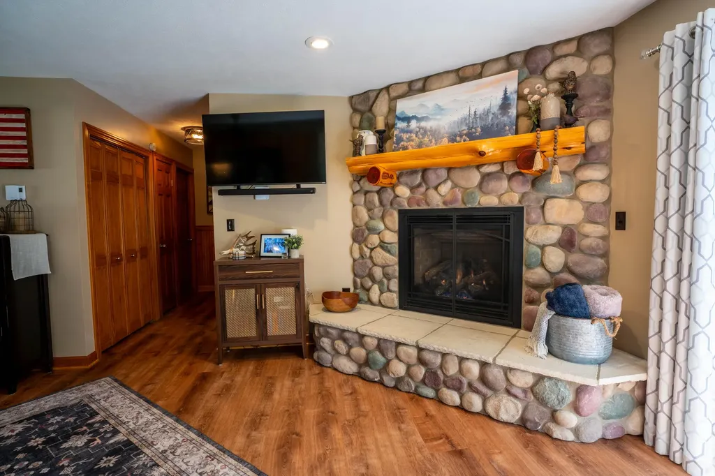 5936 S Rapids Road Logan Township MI 49402