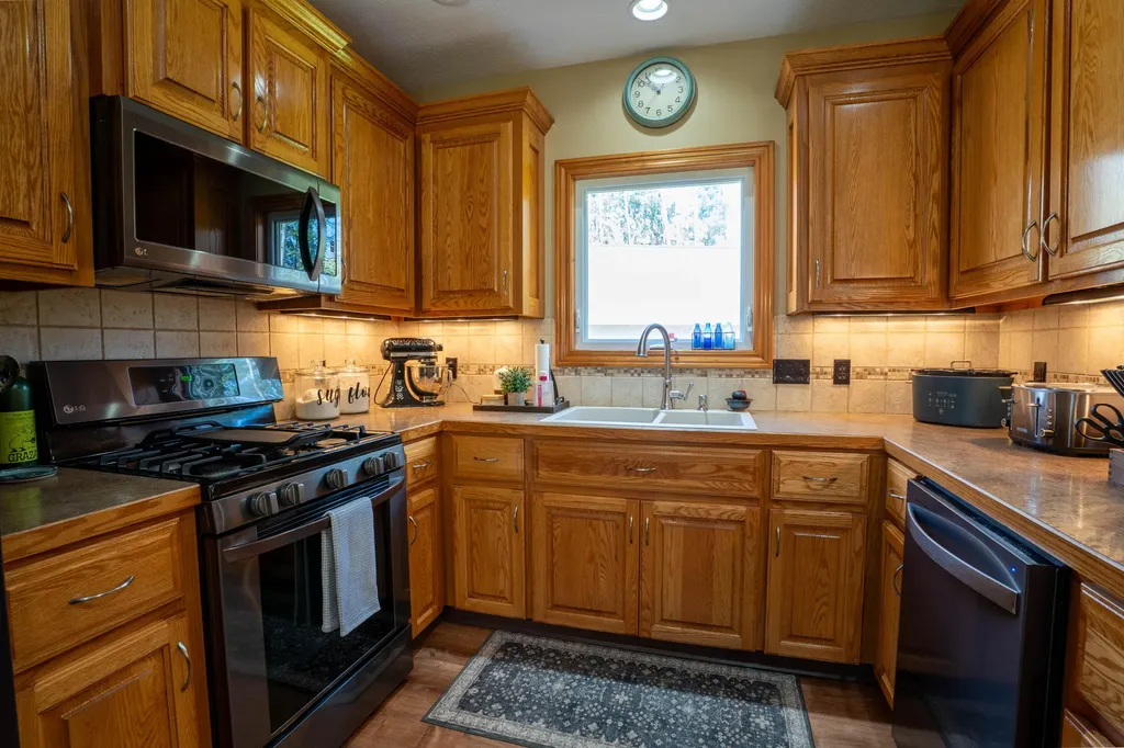 5936 S Rapids Road Logan Township MI 49402