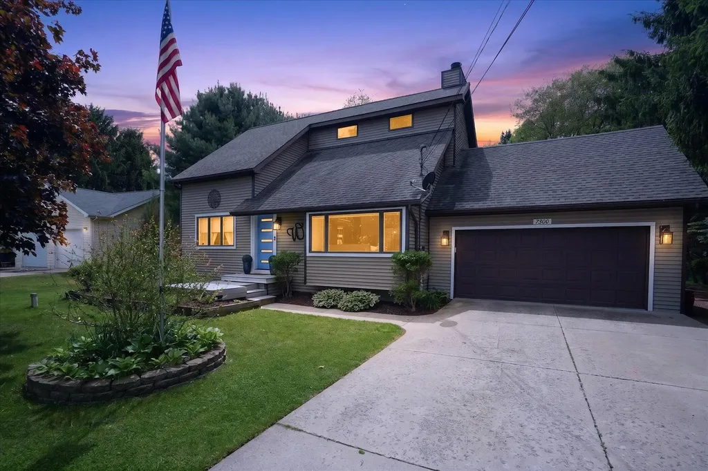 7300 W Victoria Drive Victor Township MI 48848